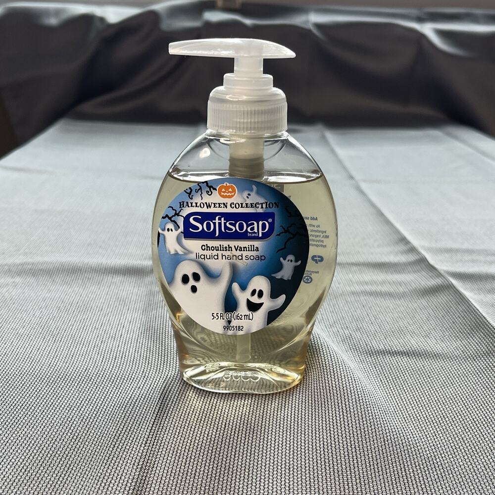 SoftSoap‎ Liquid Hand Soap Ghoulish Vanilla Halloween Collection 5.5 Oz New